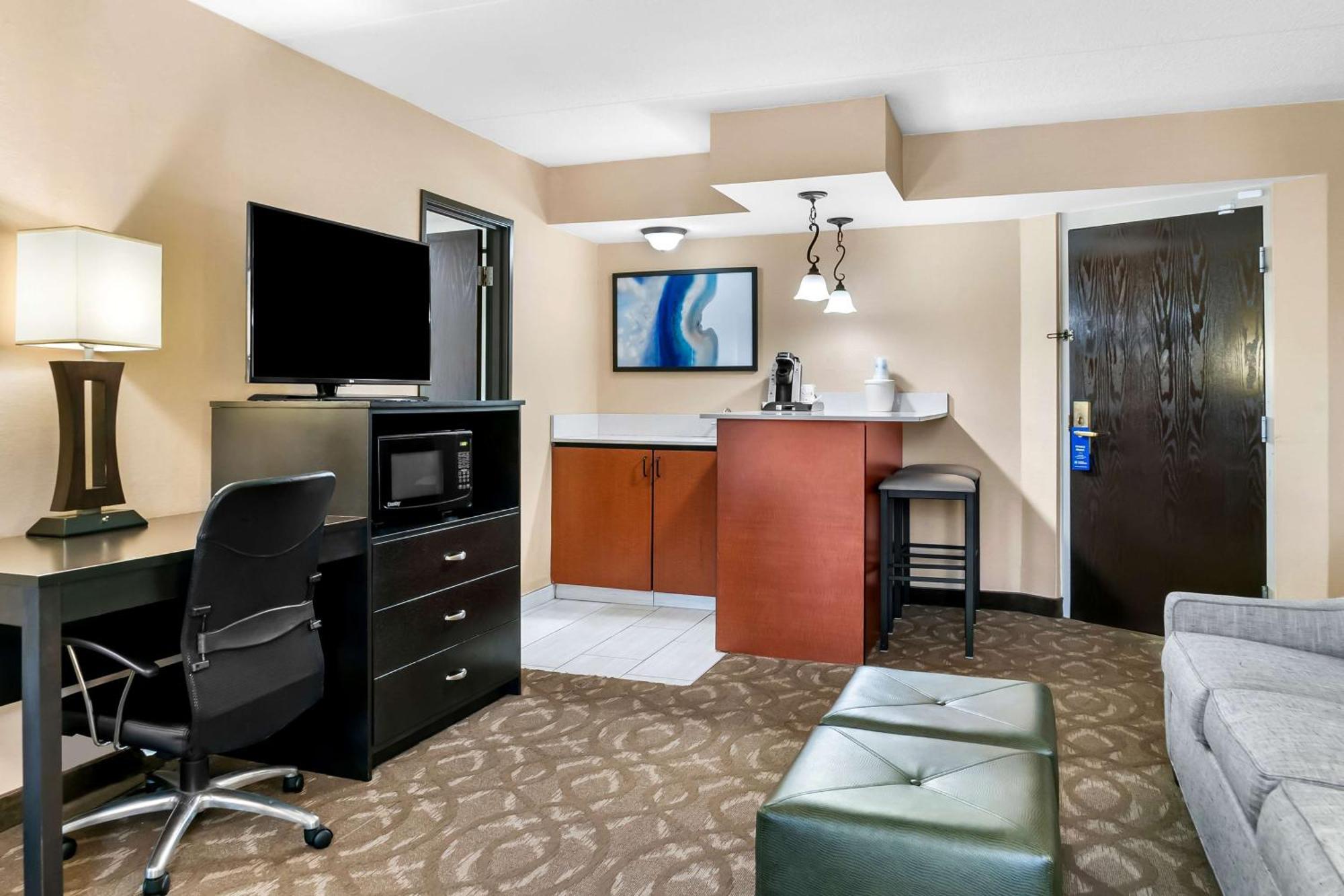 Best Western Okemos/East Lansing Hotel & Suites Exterior foto