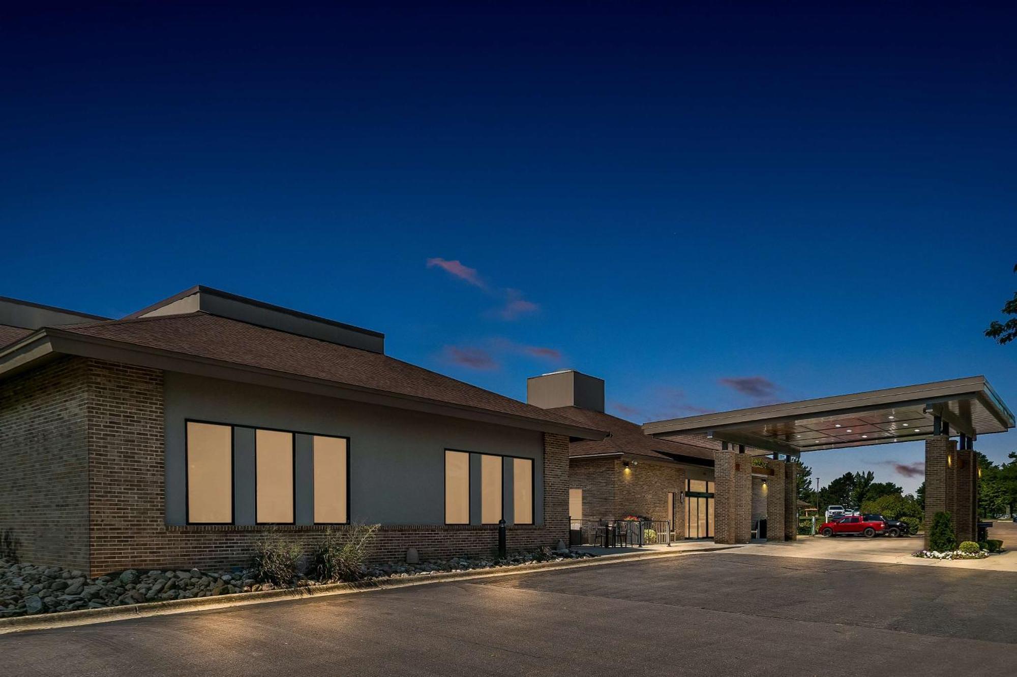 Best Western Okemos/East Lansing Hotel & Suites Exterior foto